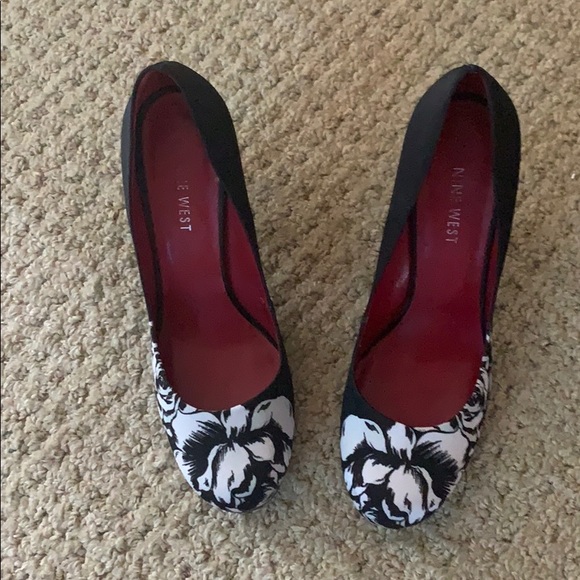 Nine West Pumps - Picture 2 of 5